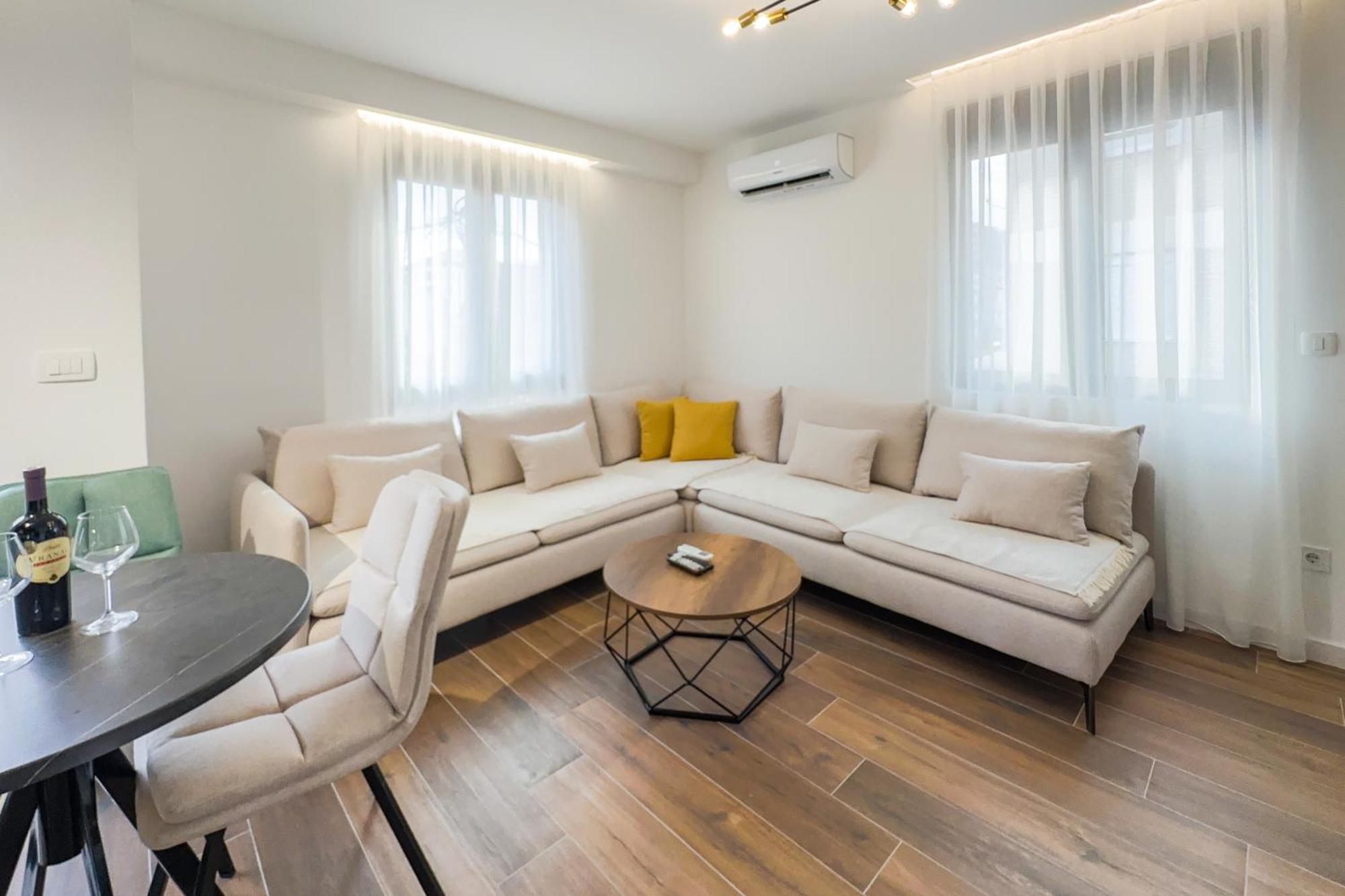 North Apartments Бело Поле Екстериор снимка